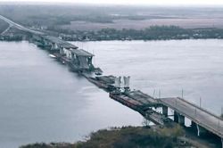 Video quân đội Nga nã pháo ngăn lính Ukraine vượt sông Kherson