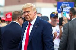'Nhóm nhà giàu' Mỹ chi đậm ngăn nỗ lực tranh cử của ông Trump