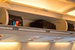 Lời cảnh báo của cô gái suýt rước họa vào thân vì giúp đỡ người lạ trên máy bay