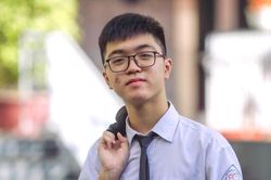 Nam sinh trở thành thủ khoa thi lớp 10 Hà Nội với bài văn 9,5 điểm