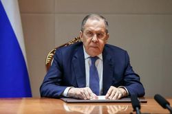 Ông Lavrov: 'Nga sẽ tiêu diệt sĩ quan phương Tây ở Ukraine'