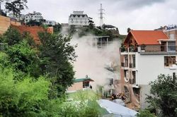 Vụ sạt lở kinh hoàng ở Đà Lạt: Chủ động đánh sập đoạn ta luy tiếp giáp