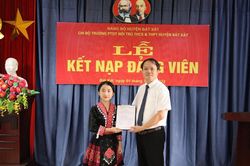 Lào Cai: Thêm một học sinh dân tộc thiểu số được kết nạp Đảng