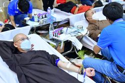 Cuối tuần đến chùa tham gia hiến máu nhân đạo