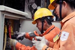 Miền Bắc nắng nóng suốt tuần sau, liệu có phải cắt điện luân phiên?