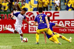 Thắng Hà Nội, Sông Lam Nghệ An vẫn ngậm ngùi đua trụ hạng