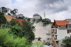 Chủ động đánh sập phần taluy còn lại sau vụ sạt lở để tránh thương vong