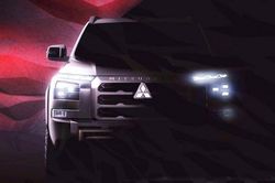 Mitsubishi Triton 2023 hé lộ hình ảnh, sẵn sàng ra mắt