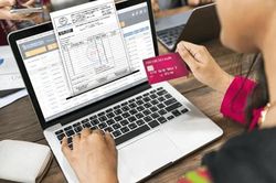 Mua bán hóa đơn khống vẫn diễn biến phức tạp