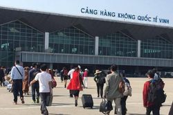 Nứt đường băng sân bay Vinh, hàng chục chuyến bay chưa thể cất và hạ cánh
