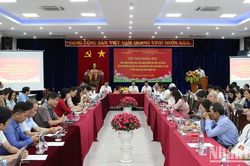 Tăng cường đấu tranh phản bác các quan điểm sai trái, thù địch