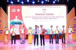 Luôn gắn bó trách nhiệm với dân