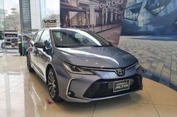 Toyota Corolla Altis giảm 75 triệu đồng, 'đấu' doanh số Mazda3
