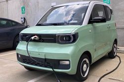 Sạc pin xe điện mini tại nhà có an toàn?