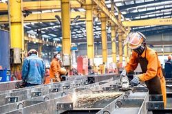 Doanh nghiệp công nghiệp chưa thể lấy lại đà tăng trưởng cao trong ngắn hạn