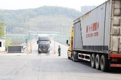 Kim ngạch xuất - nhập khẩu qua hải quan Cửa khẩu Lào Cai tăng 220 triệu USD so với cùng kỳ