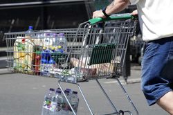 Lạm phát châu Âu giảm xuống 5,5% nhưng ECB vẫn tiếp tục tăng lãi suất