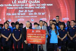 Tuyển nữ Việt Nam nhận 1 tỉ đồng trước ngày lên đường dự World Cup
