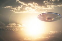 Bí ẩn vụ phi công Mỹ 'đụng độ' UFO gây chấn động toàn cầu