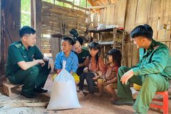 Chung tay chăm lo cho trẻ em khu vực biên giới