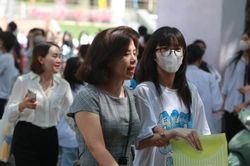 Quy trình chấm thi môn Ngữ văn như thế nào?