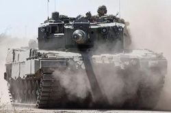 Tướng Mỹ nói rằng chiến binh Ukraine đang phá xe tăng Đức Leopard để tránh tham chiến