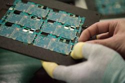Trung Quốc thúc đẩy việc kiểm soát xuất khẩu nguyên liệu sản xuất chip
