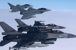NATO từ chối chuyển giao F-16 cho Ukraine trước khi kết thúc phản công