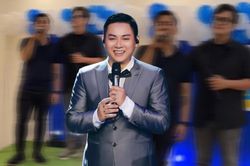Nổi tiếng là 'thánh cover', Hoài Lâm bất ngờ 'lép vế' khi hát cùng đồng nghiệp