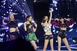 Công bố giá vé và sơ đồ concert BLACKPINK tại Việt Nam, thấp nhất 1,2 triệu - cao nhất gần 10 triệu