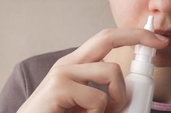Dùng thuốc viêm mũi dị ứng kéo dài có gây nhờn thuốc không?