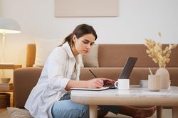 Hành trình thấu hiểu và làm chủ bản thân