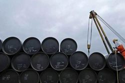 Giá xăng dầu hôm nay 5/7: WTI vượt mốc 70 USD/thùng