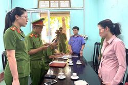 Bắt tạm giam 3 bị can về tội giả mạo trong công tác