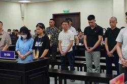 'Ông trùm' khai thác cát trái phép cùng vợ và con gái nhận án tù