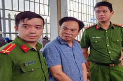 Bắt giám đốc văn phòng đăng ký đất đai ở Lâm Đồng