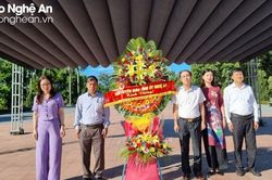 Ban Tuyên giáo Tỉnh ủy dâng hương tưởng niệm các anh hùng liệt sĩ tại Quảng Trị