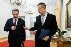 Hungary muốn duy trì các kênh liên lạc mở và hợp tác với Nga
