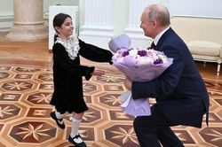 Tổng thống Nga Putin tiếp vị khách đặc biệt ở Điện Kremlin