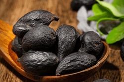 Hé lộ cây nấm như quả trứng đen, vài triệu 1 lạng nhưng người đào được không bán