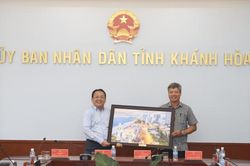 Ông Lê Hữu Hoàng làm việc với đoàn công tác UBND tỉnh Quảng Nam