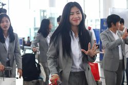 Đội tuyển nữ Việt Nam rạng rỡ lên chuyến bay đặc biệt dự World Cup 2023