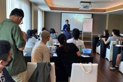 Trần Anh Hùng giảng dạy điện ảnh cho các nhà làm phim trẻ Việt Nam và quốc tế tại 'Gặp gỡ mùa thu'