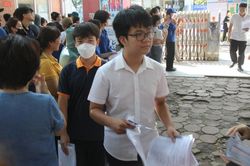 Hà Nội yêu cầu không được giữ hồ sơ học sinh lớp 10 nếu các em có nguyện vọng chuyển trường