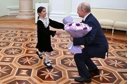 Tổng thống Nga Putin đón vị khách đặc biệt đến Điện Kremlin