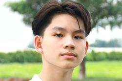 Nam sinh Hà Nội là thủ khoa 'kép' chuyên Tin của 2 trường