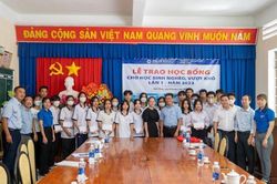 Đại học Công Thương: Quỹ học bổng 'Ươm mầm tương lai' thắp sáng những ước mơ của học sinh nghèo vượt khó