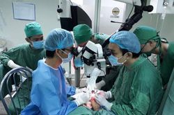Nối thành công bàn chân bị đứt lìa