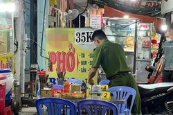 Cụ ông đang ngồi ăn trong quán phở, bất ngờ ngã gục rồi tử vong