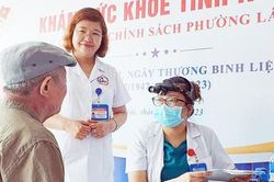 Khám sức khỏe miễn phí cho các đối tượng chính sách tại quận Đống Đa